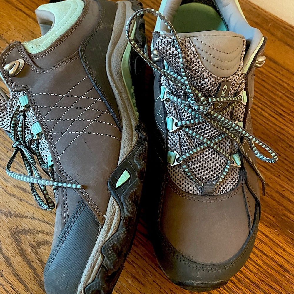 8.5 Oboz Hiking Shoes